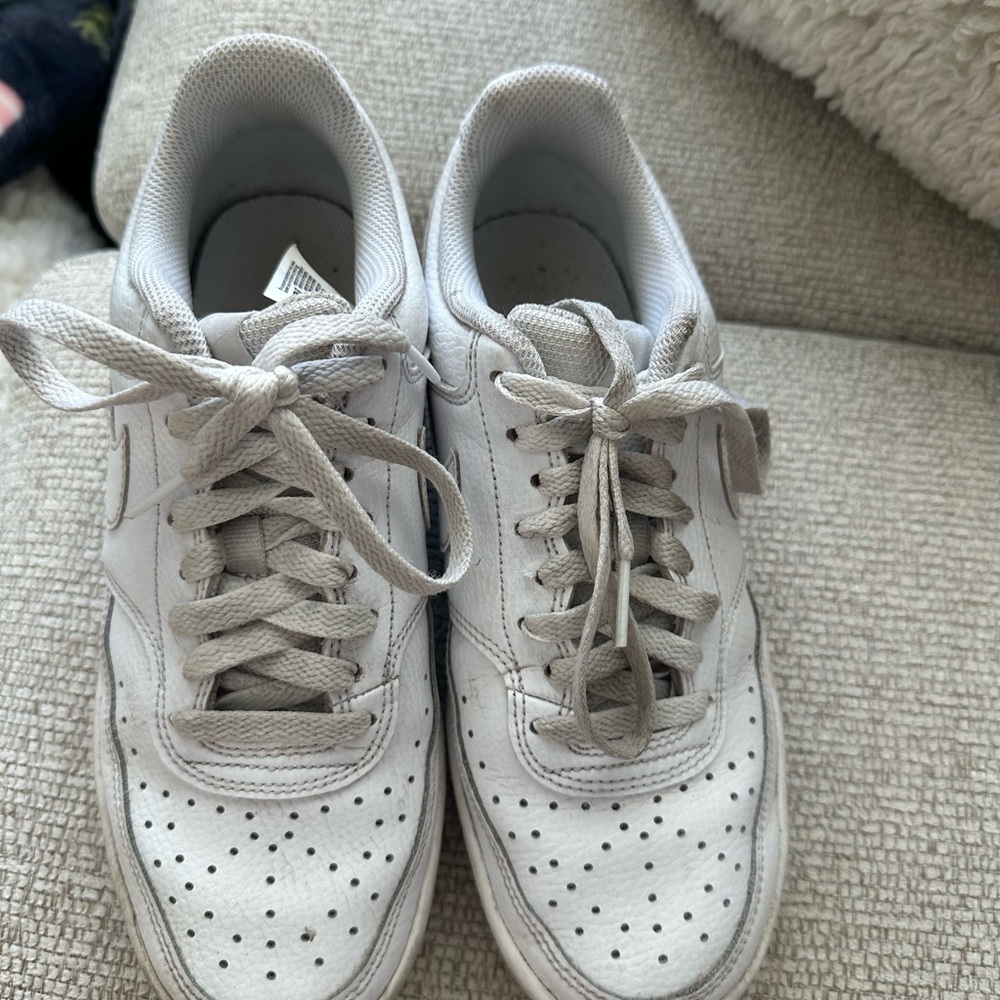 Nike Women's Athletic Shoes - White